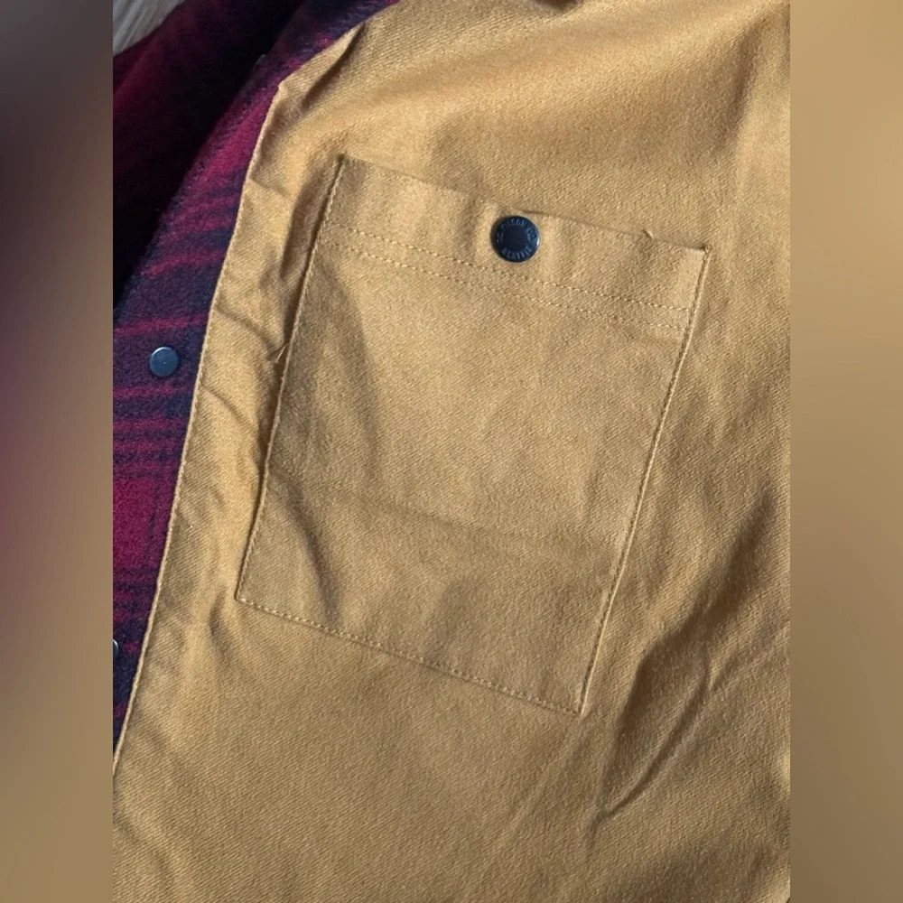 Men's Filson Mackinaw Wool Jac Shirt - Oxblood/Black size Small - Picture 6 of 8